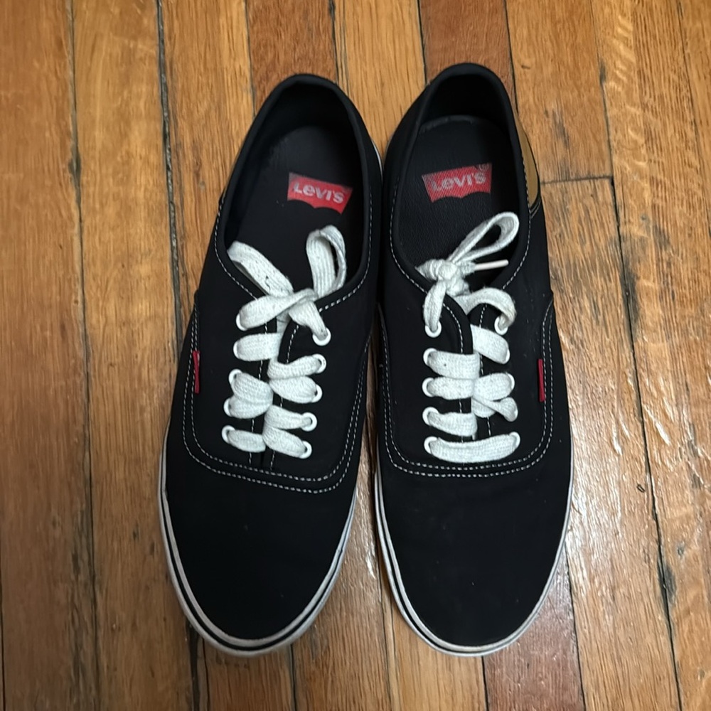 Levi's Men's Black and White Sneakers